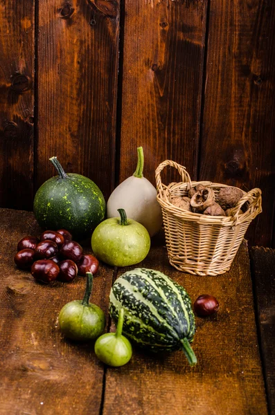 Halloween pumpkins, yazıt, gölgeler natürmort — Stok fotoğraf