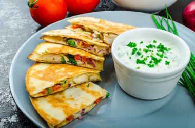 tavuk quesadilla