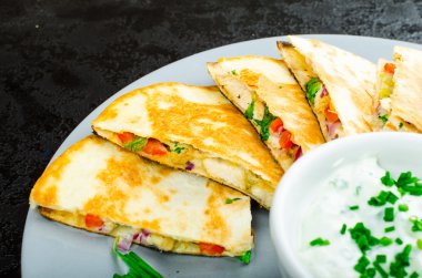 tavuk quesadilla