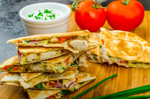 Kurczaka quesadilla — Zdjęcie stockowe