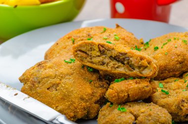 Çıtır pane mantar şnitzel