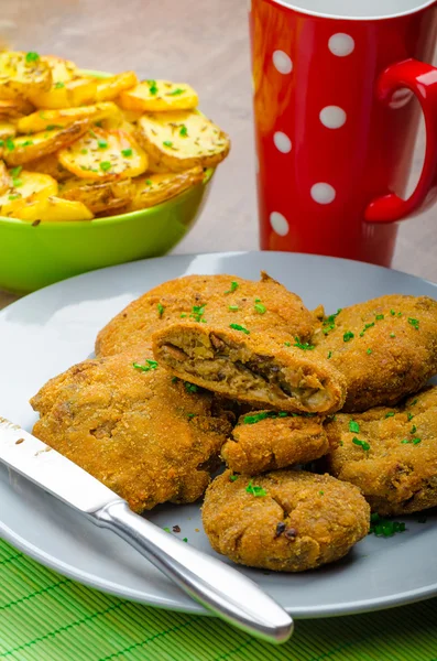 Crispy breaded mushroom schnitzel — Stock Photo, Image