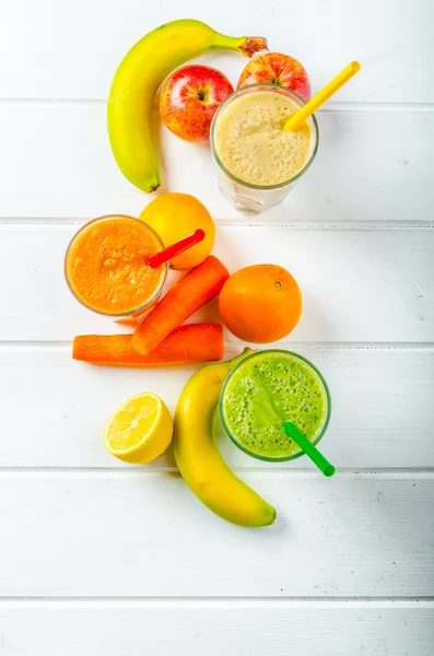 Smoothie dia, hora da bebida saudável — Fotografia de Stock