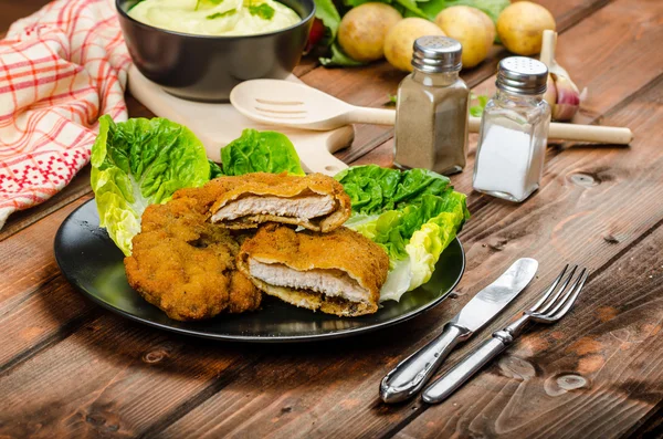 Wiener Schnitzel with mashed potato — Stock Photo, Image