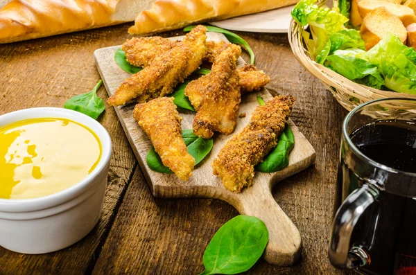 Pollo con costra de maíz Tenders —  Fotos de Stock