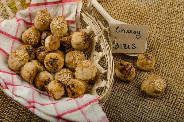 Cheesy bites — Stock Photo, Image