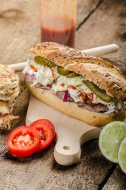 Çekti domuz sandviç panini