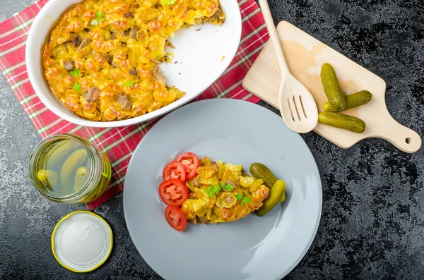 Massa assada com carne de porco — Fotografia de Stock