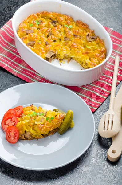 Pastas al horno con carne de cerdo — Foto de Stock