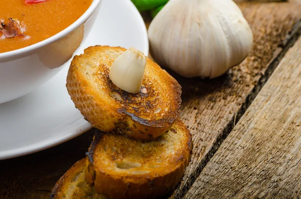 Goulash soup with crispy garlic toast — Stock Image Goulash soup with crispy garlic toast Royalty Free Stock Photos