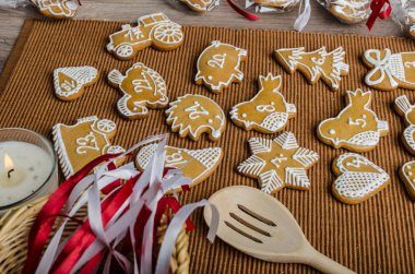 Gingerbread varış takvimi işlenmesi