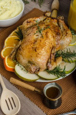 Şölen - otlar ile Kızartma tavuk dolması