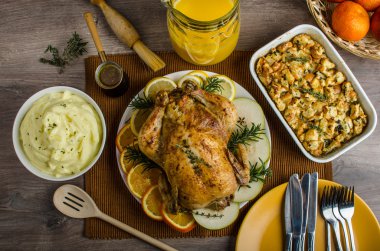 Şölen - otlar ile Kızartma tavuk dolması