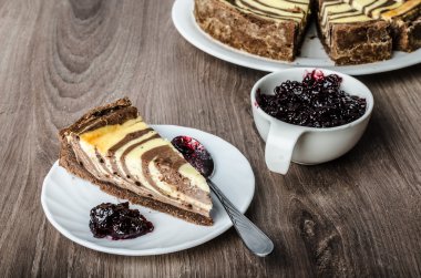 İki tonlu cheesecake