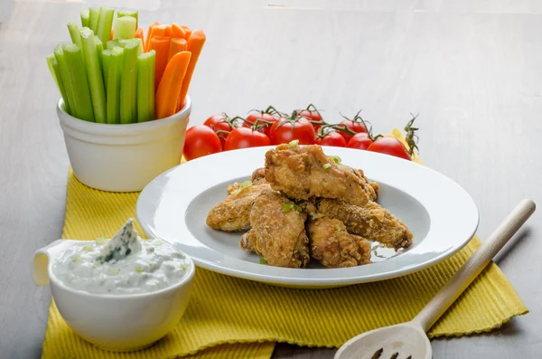 Crispy chicken wings — Stock Photo, Image