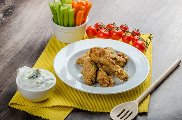 Crispy chicken wings — Stock Photo, Image