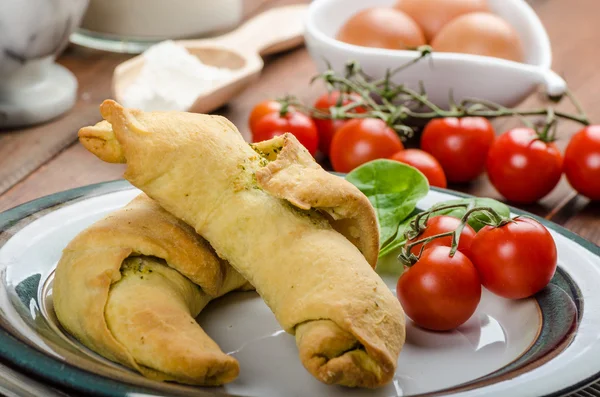 Calzone domácí rohlíky — Stock fotografie