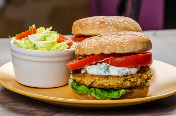 Hamburger vegetariano di ceci — Foto Stock