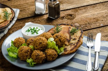 Sağlık gevrek falafel