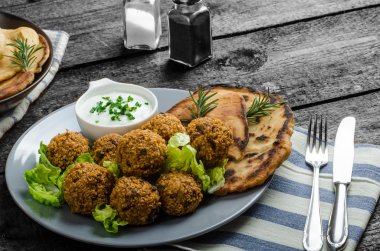 Sağlık gevrek falafel