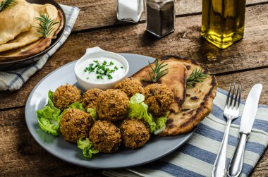 Sağlık gevrek falafel