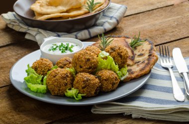 Sağlık gevrek falafel