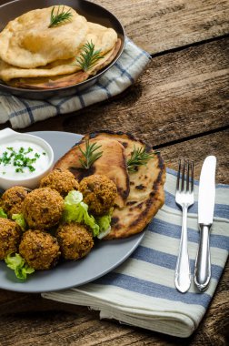 Sağlık gevrek falafel