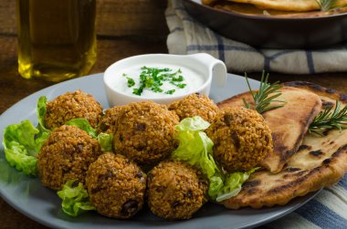 Sağlık gevrek falafel