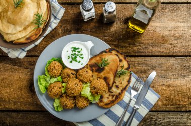 Sağlık gevrek falafel