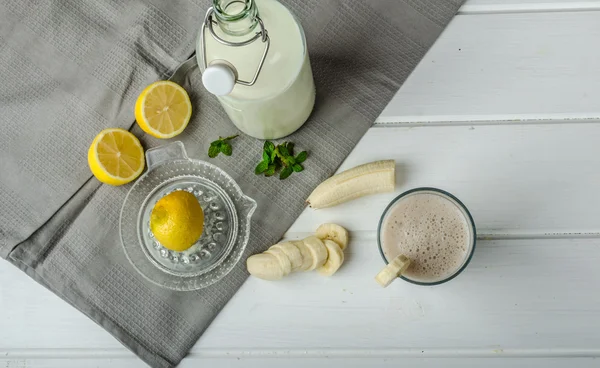 Homemade banana smoothie — Stock Photo, Image