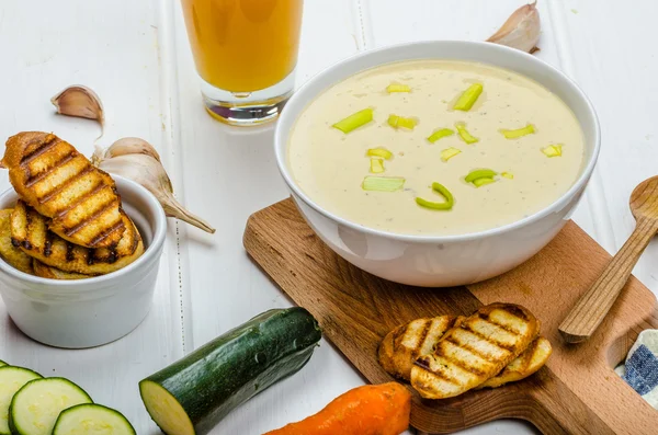 Cremige Gemüsesuppe — Stockfoto