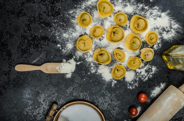 Pastas caseras rellenas de tortellini — Foto de Stock