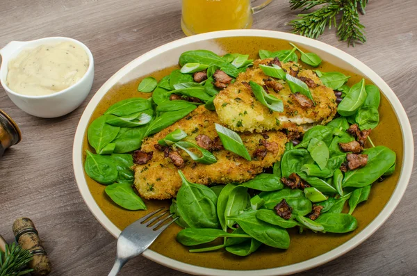 Filetes de conejo con hierbas y crema agria — Foto de Stock