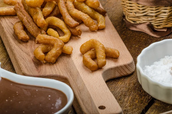 Churros med choklad dip - Streed mat, djupa stekt — Stockfoto