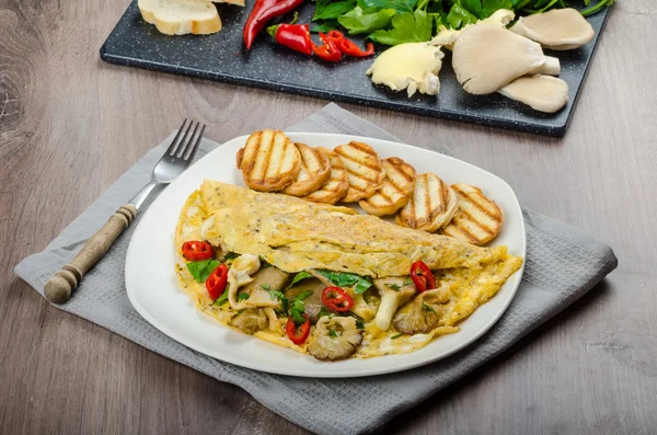 Rustieke vegetarische omelet — Stockfoto