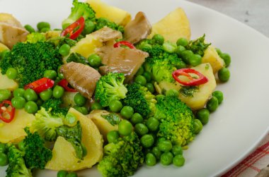 Sağlıklı sping Super yeşillikleri salatası