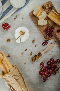 Organik çiftliklerden taze camembert