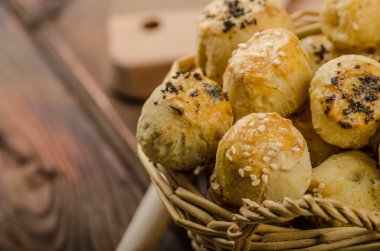 Sarımsak ve rokfor peynirli ısırıkları