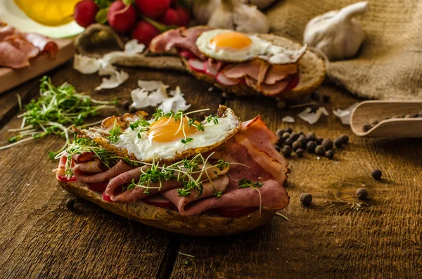 Smoked ham sandwich, rustic bread — Stock Photo, Image