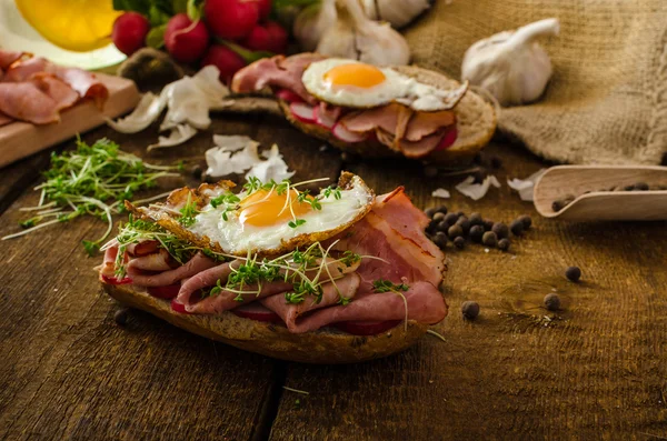 Smoked ham sandwich, rustic bread — Stock Photo, Image