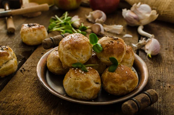 Mini bollos de queso de masa doméstica — Foto de Stock