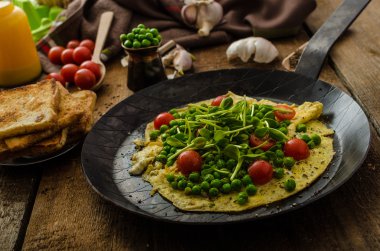 Sebze ile sağlıklı omlet