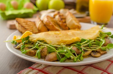 Mantar ve Microgreen omlet