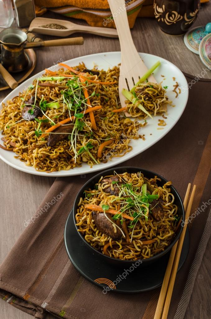 Stir Fry Singapore Noodles — Stock Photo © Peteer 65205931