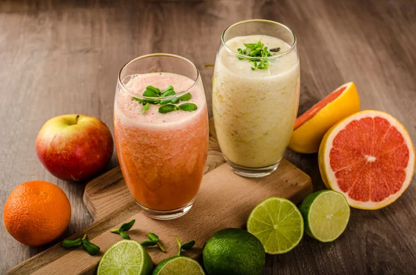 Verse organische smoothie — Stockfoto