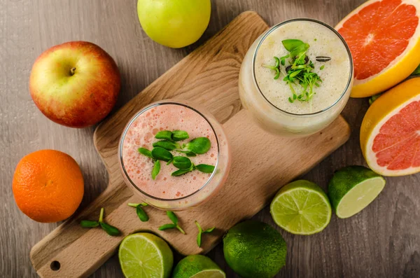 Färska ekologiska smoothie — Stockfoto