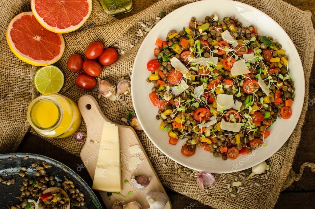 dieta lenticchia e insalata