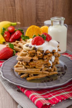 Çikolata ve meyve ile Belçika waffle