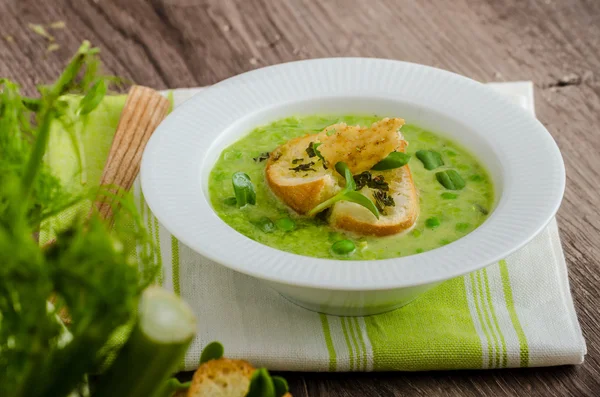 Sopa de ervilhas primavera — Fotografia de Stock