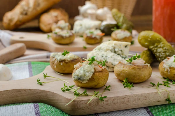 Mushrooms stuffed with cheese — Stock Photo, Image